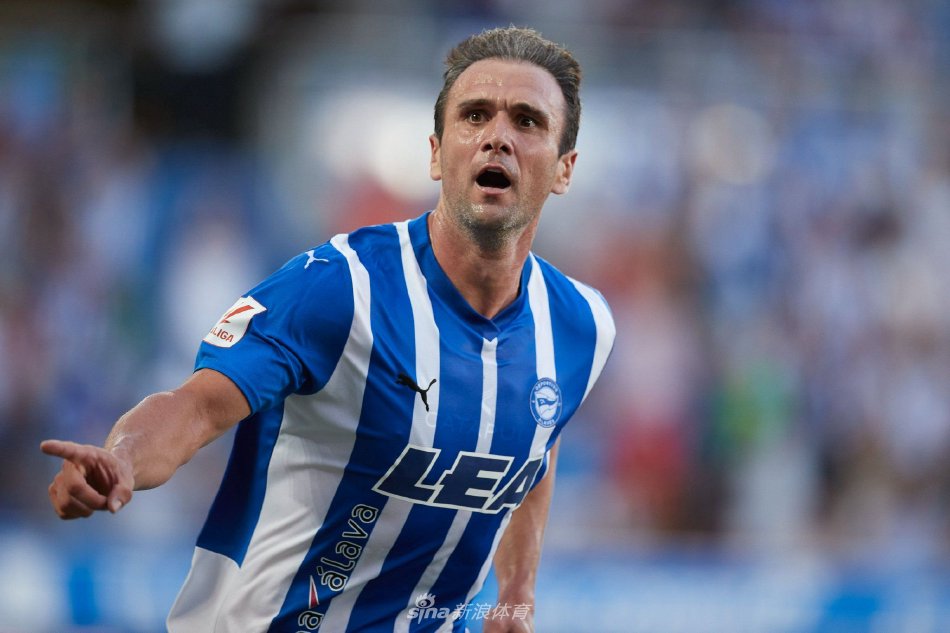 持着惊人的 持着惊人的